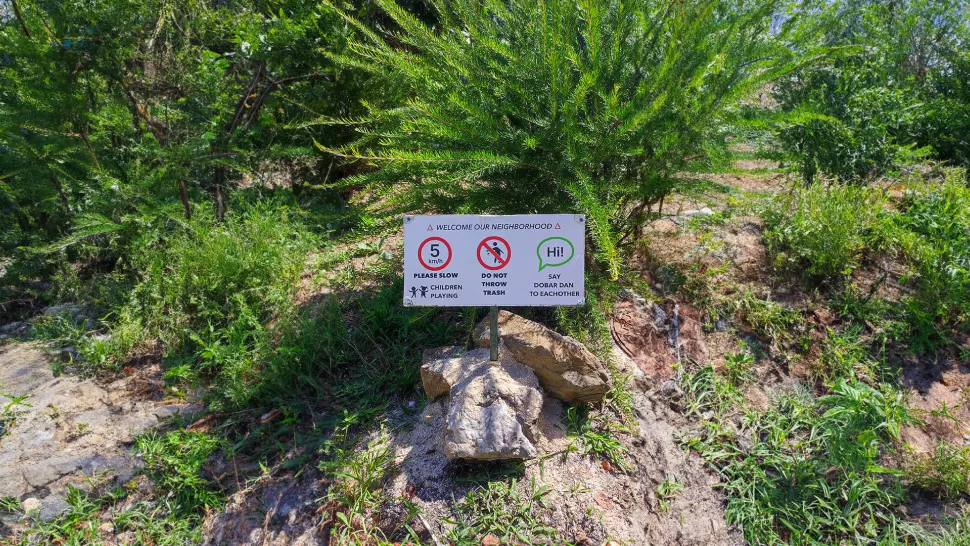 Tivat Sign for Green